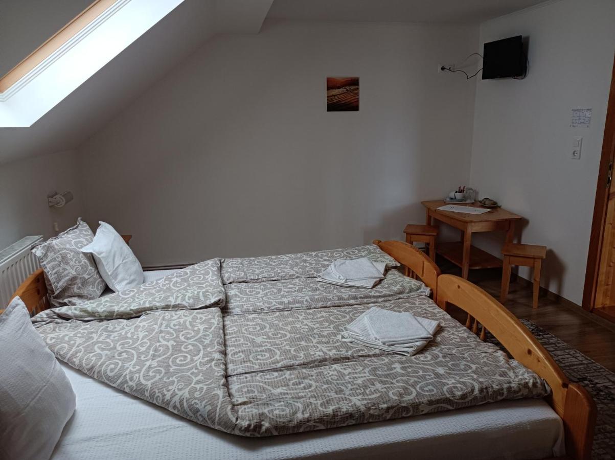 Nárcisz B&B Corund  Exterior foto