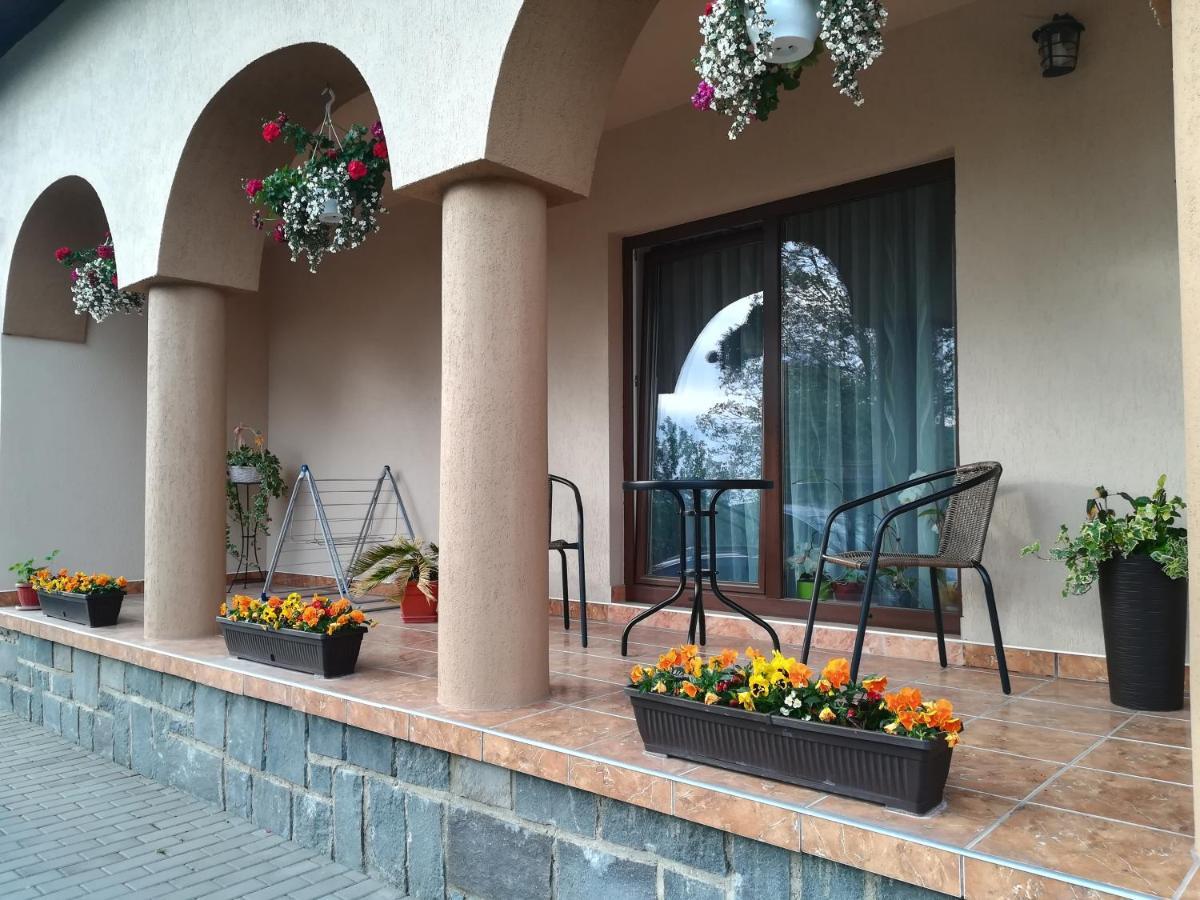 Nárcisz B&B Corund  Exterior foto